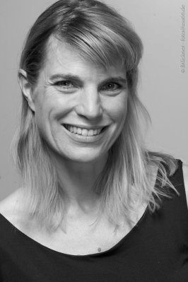 Nina Oelmann      